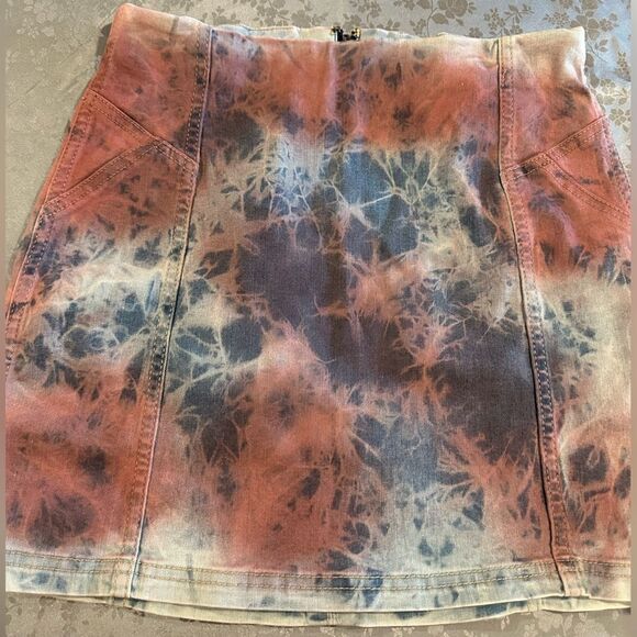 Wild fable size 4 tie-dye denim skirt - Picture 1 of 3
